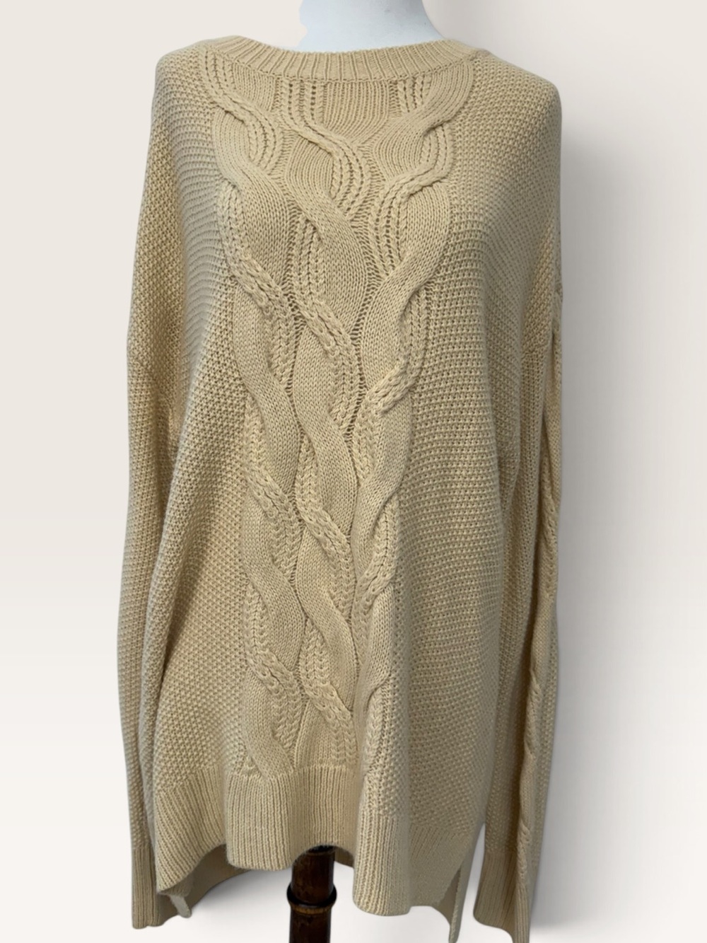 St. John’s Bay Women’s Sweater L Cream Cable Knit Pullover Long Sleeve